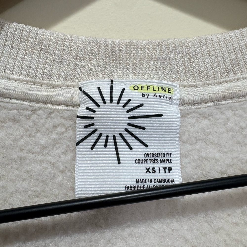 Aerie Offline Women’s Sweatshirt - Picture 4 of 6